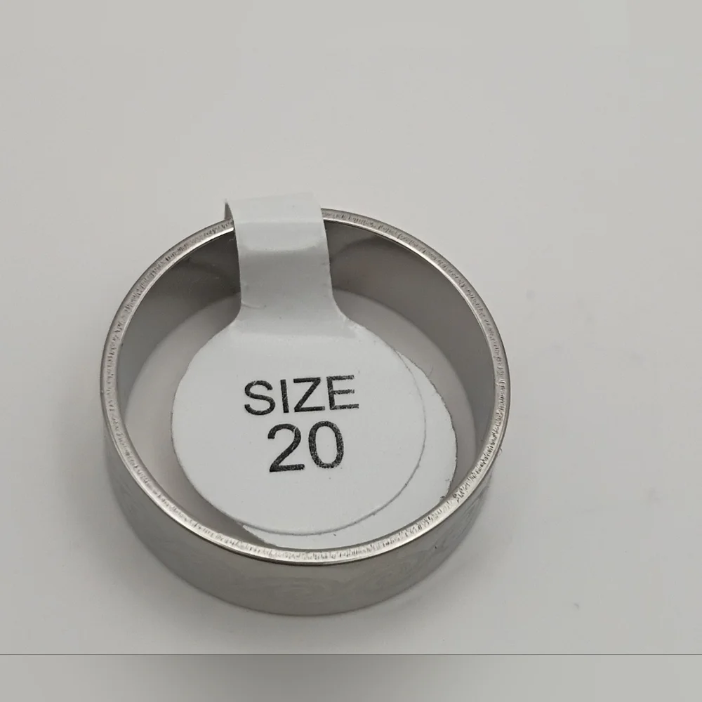 Stainless Steel Engraved Band Ring Size 10 Unisex Silver Scroll Design - Picture 2 of 3